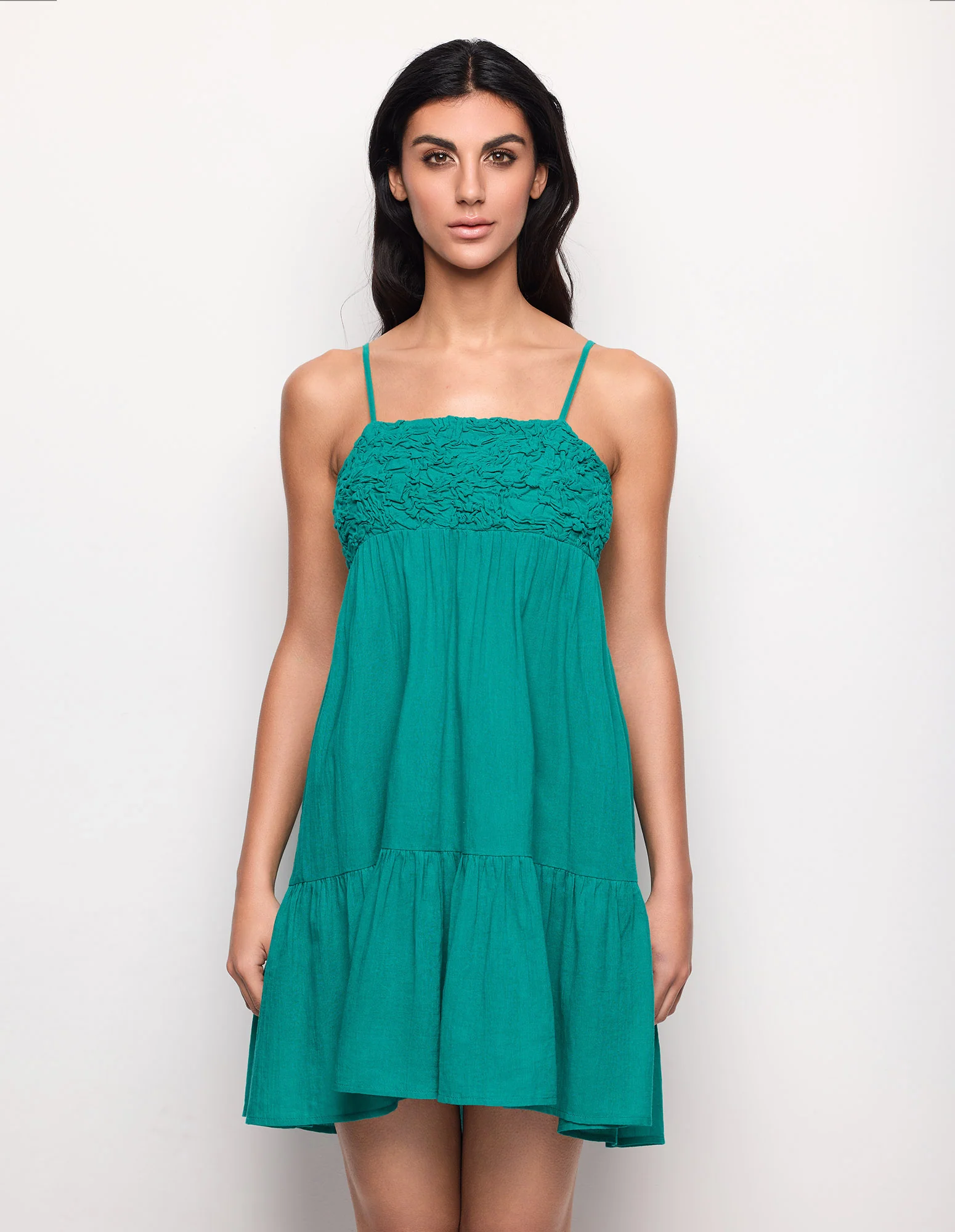 Abito corto da donna verde con arricciatura Summer Glam - Image 2