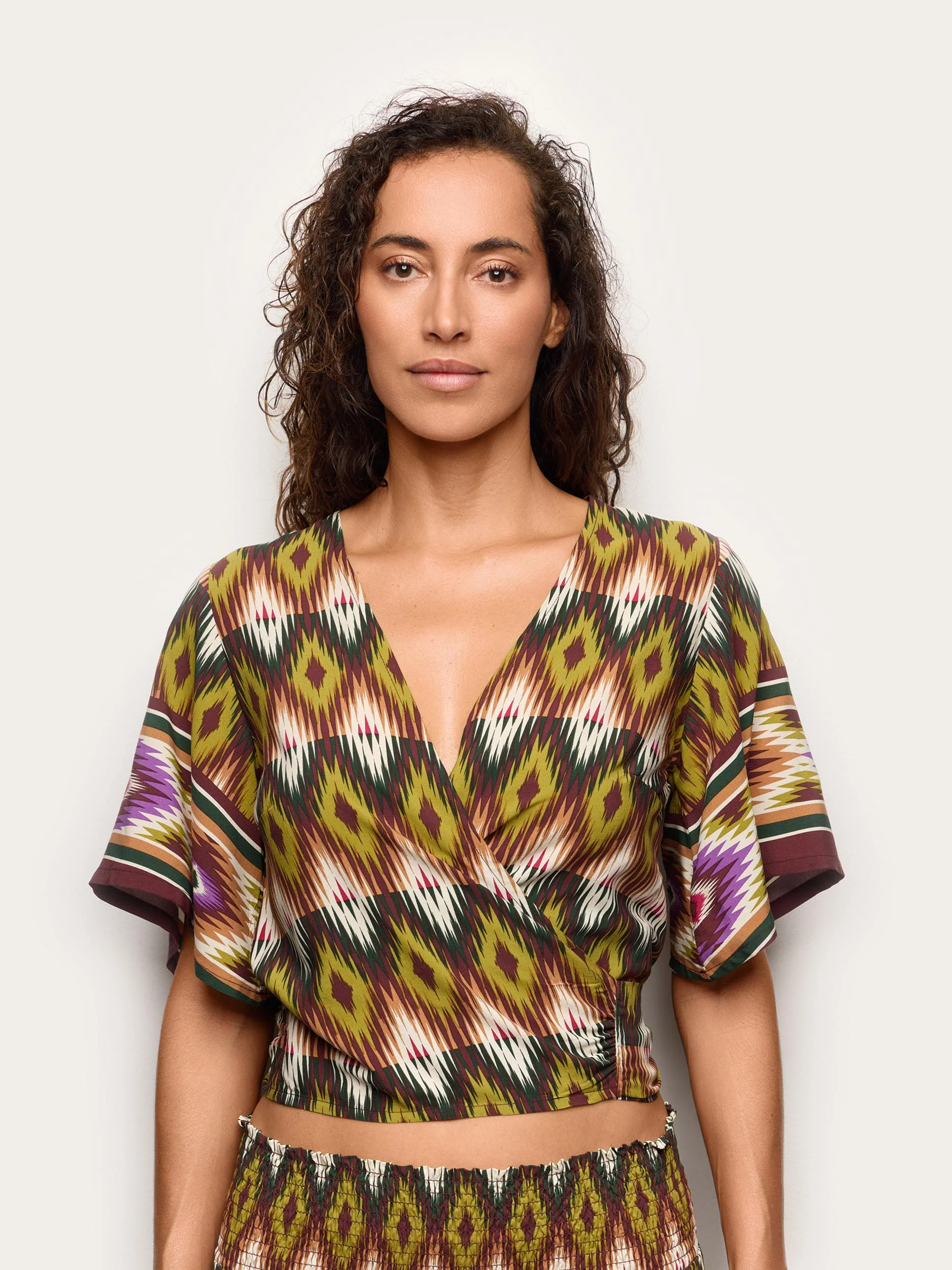 Blusa in viscosa con LENZING™ ECOVERO™ - Kaya - Image 2