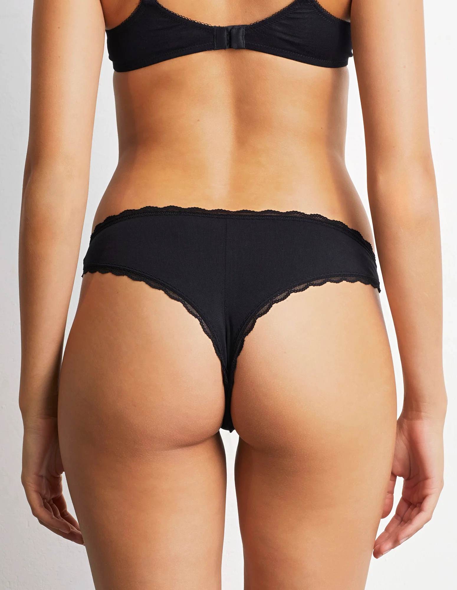 Brasiliana - Vicky - Image 2