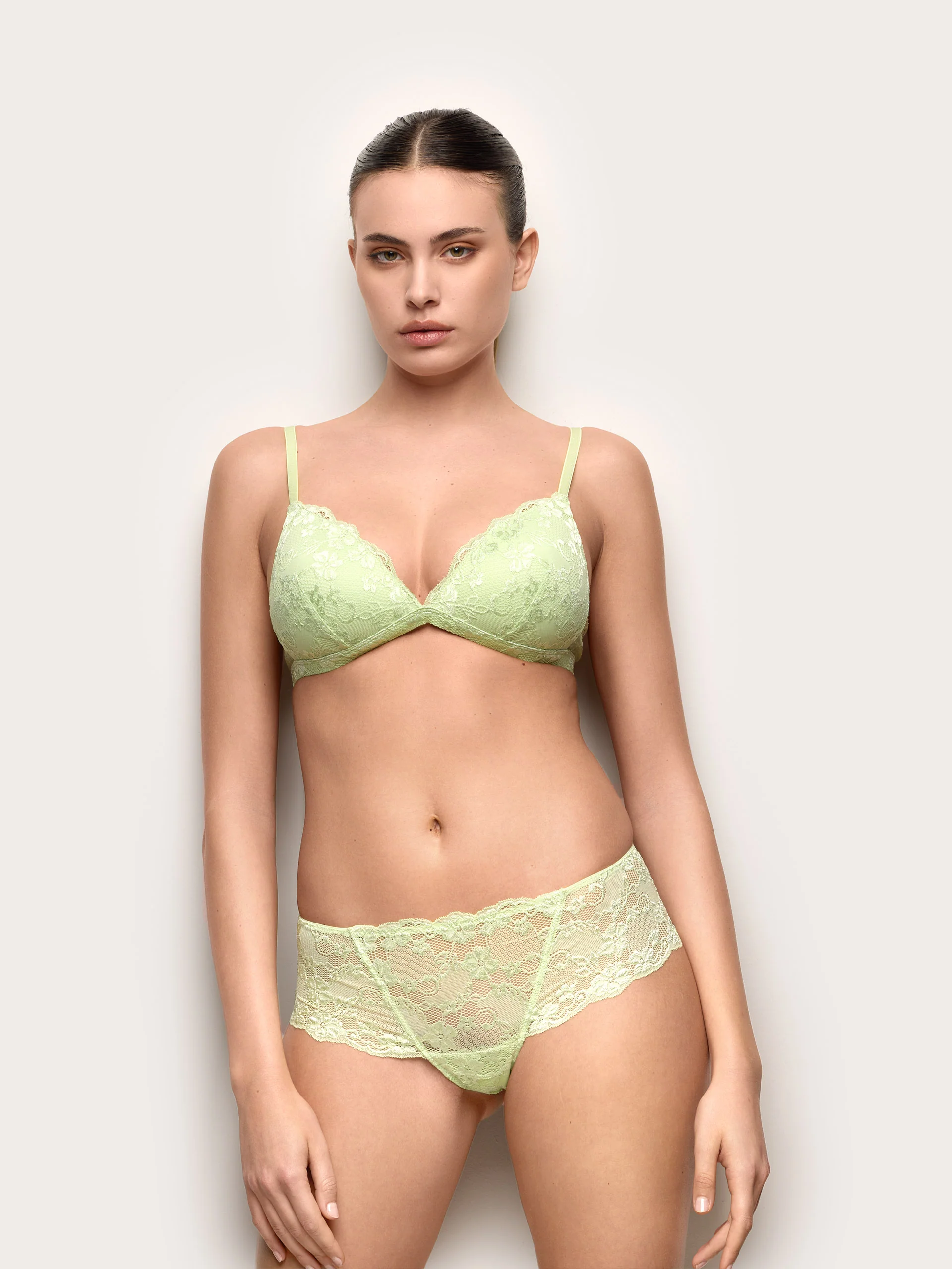 Culotte brasiliana in pizzo e microfibra - Primula Color