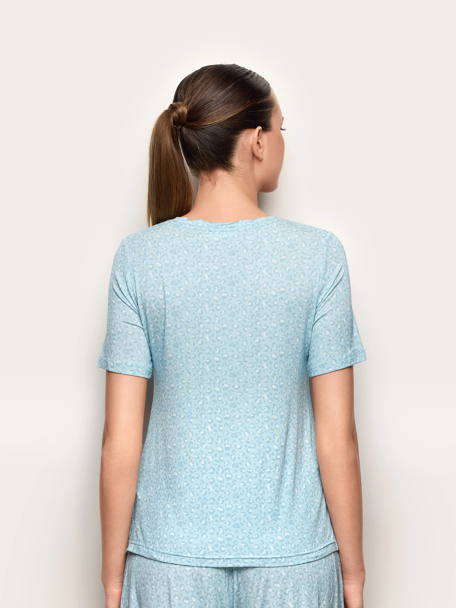 Maglia manica corta con TENCEL™ Modal Leopard - Image 4