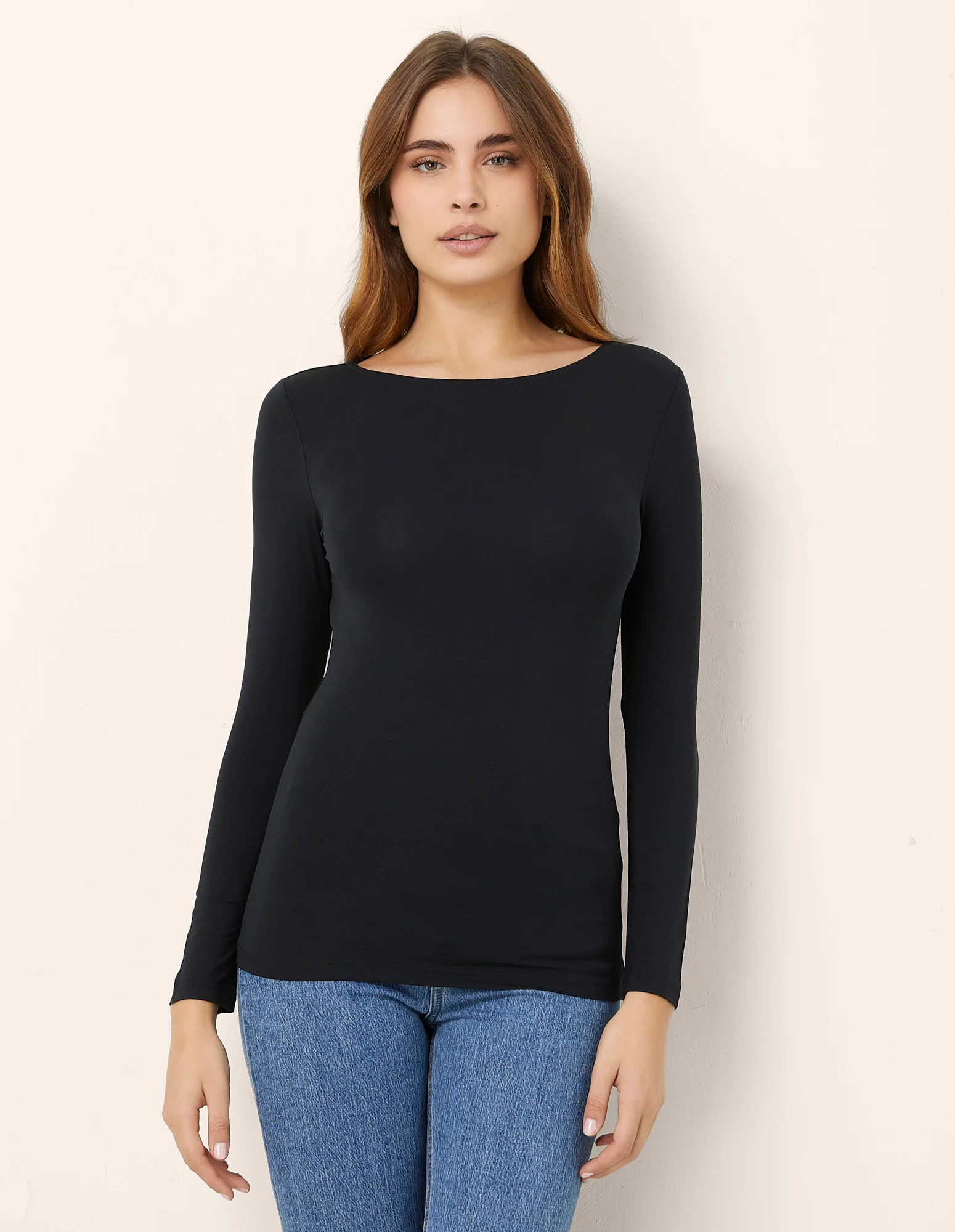 Maglia scollo a barchetta Basic in TENCEL™ Modal e Seta - Image 12