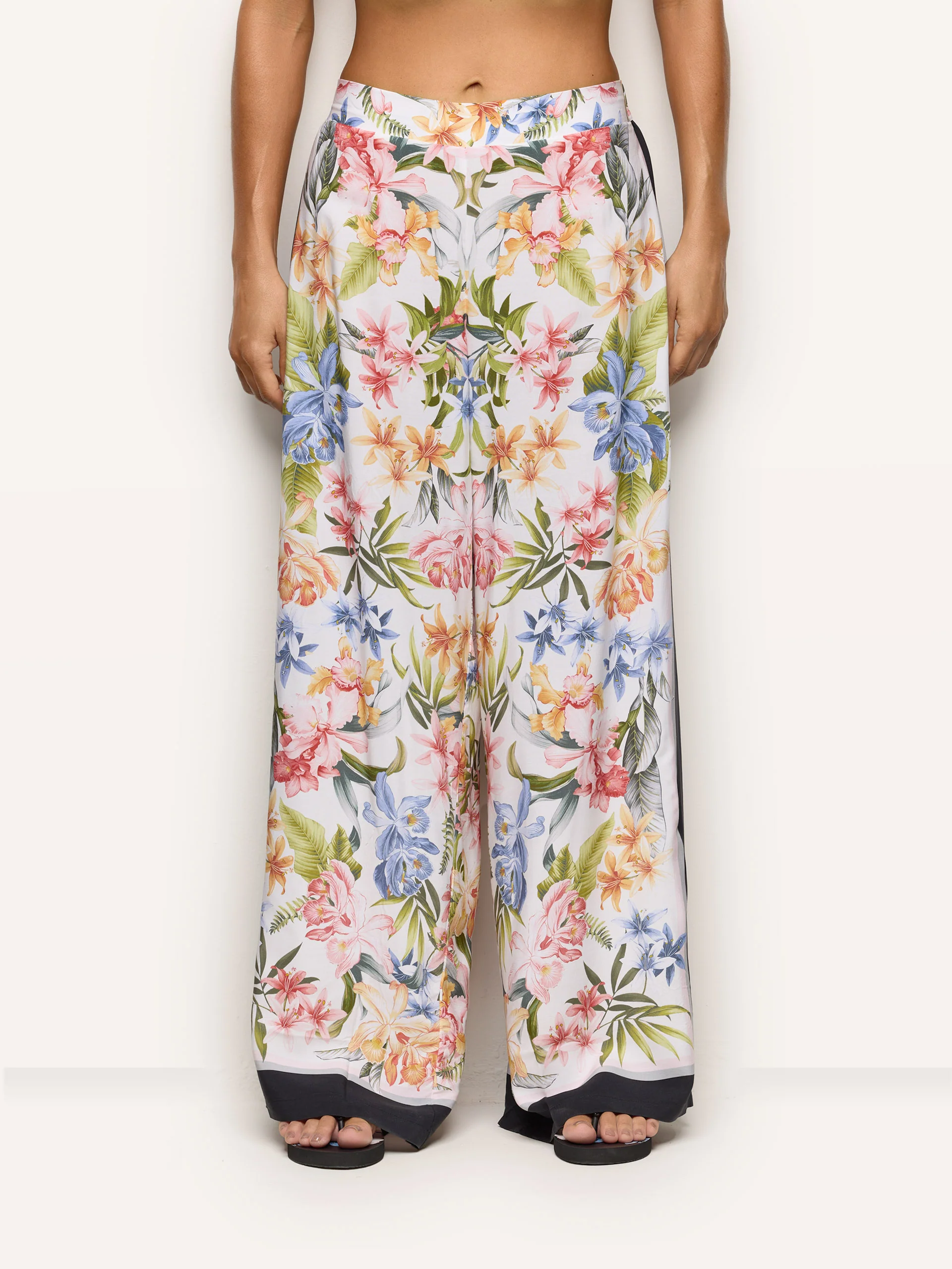 Pantalone lungo in tela di viscosa LENZING™ ECOVERO™ - Tahiti - Image 2