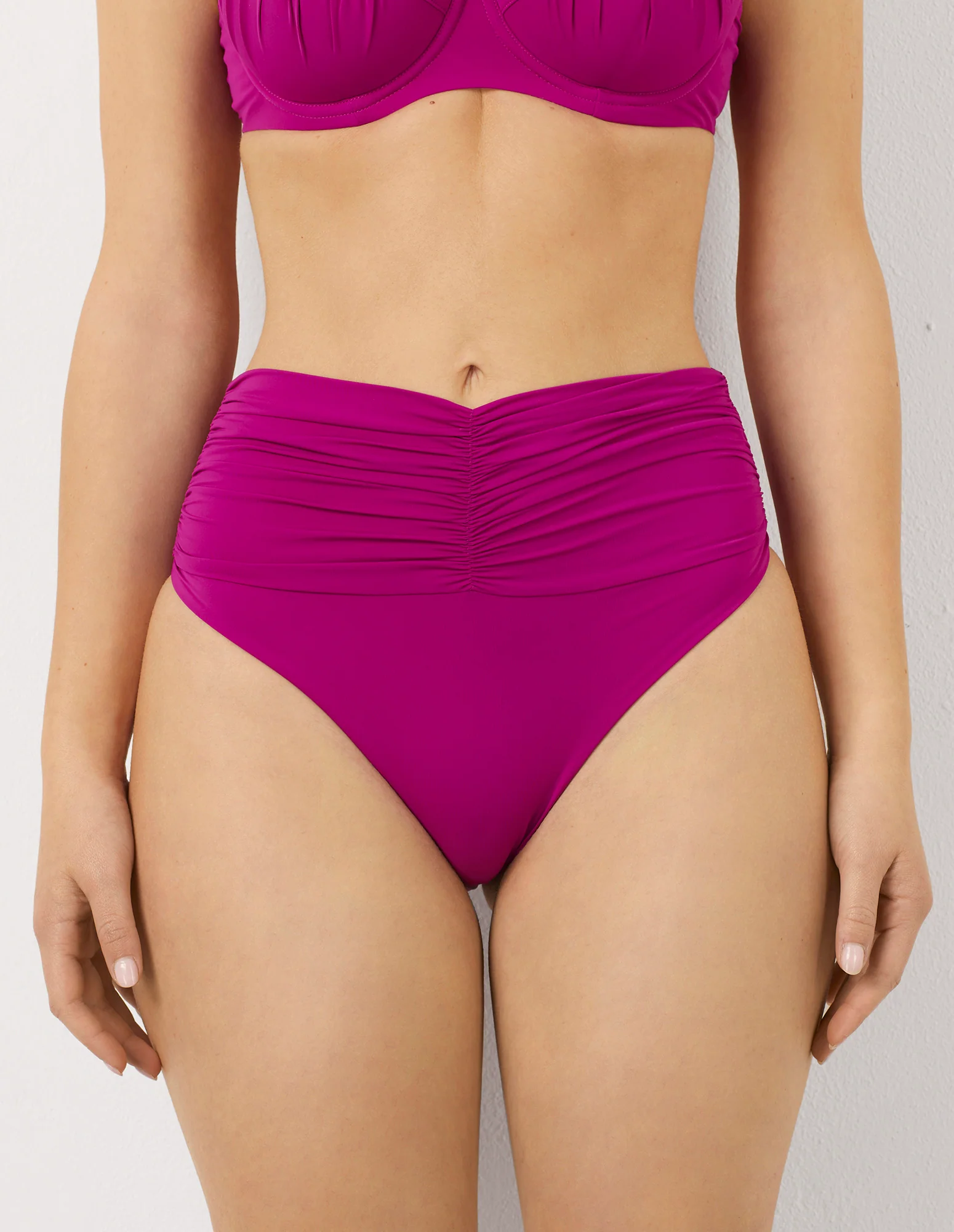 Slip costume a vita alta con fascia drappeggiata Iconic-Drapery - Image 15